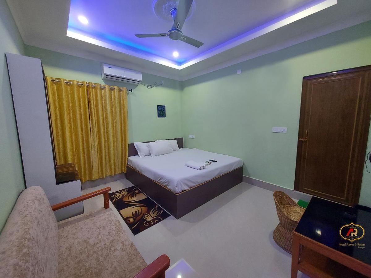 Hotel Aayes And Resort Shānti Niketan Kültér fotó